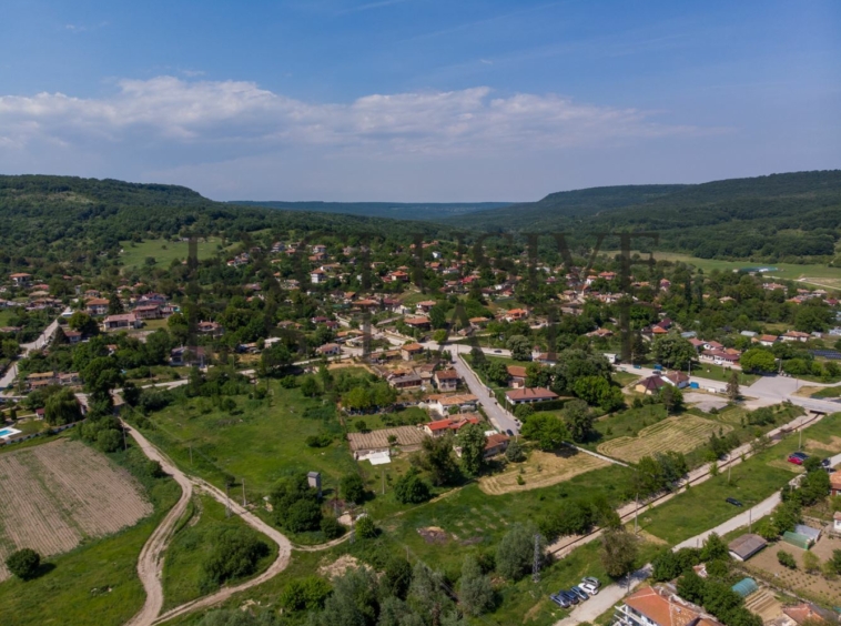 Ексклузивно!!! Парцел в регулация за продажба в с. Долище, обл. Варна!-0