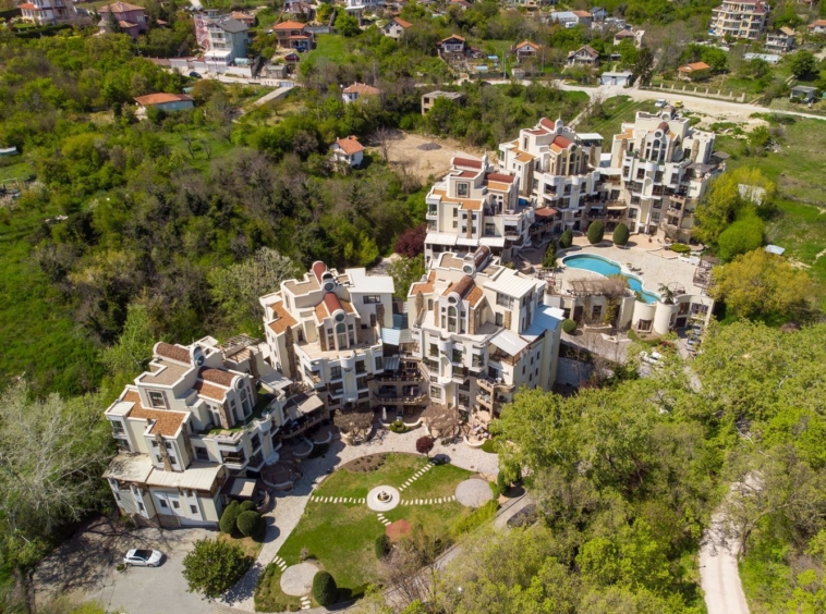 Ексклузивно! Многостаен апартамент за продажба в кв. Бриз, гр. Варна! - 0
