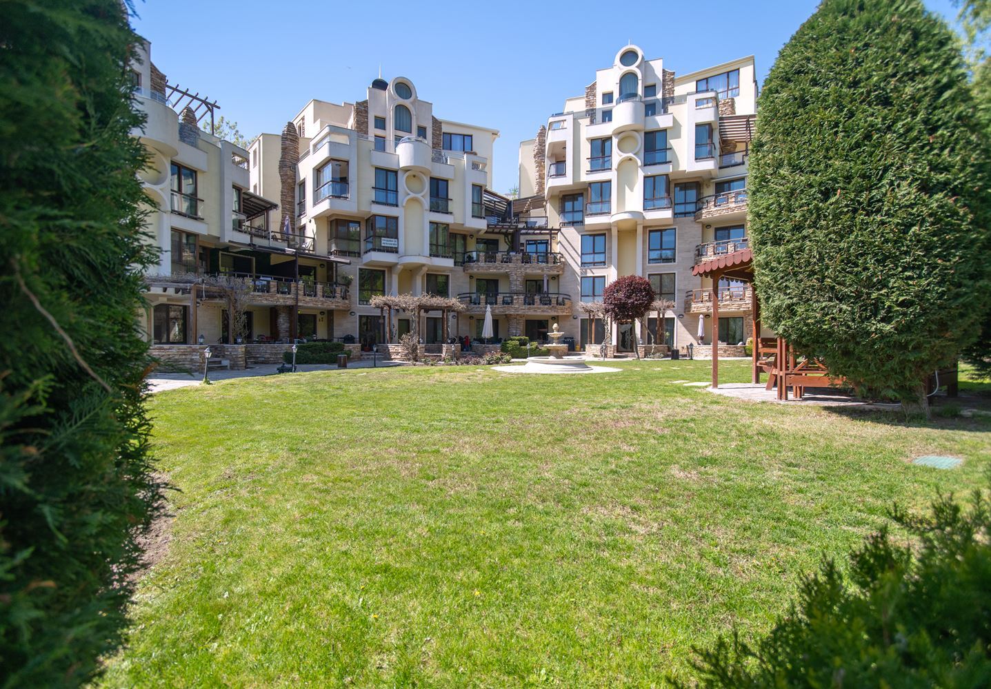 Ексклузивно! Многостаен апартамент за продажба в кв. Бриз, гр. Варна! - 0
